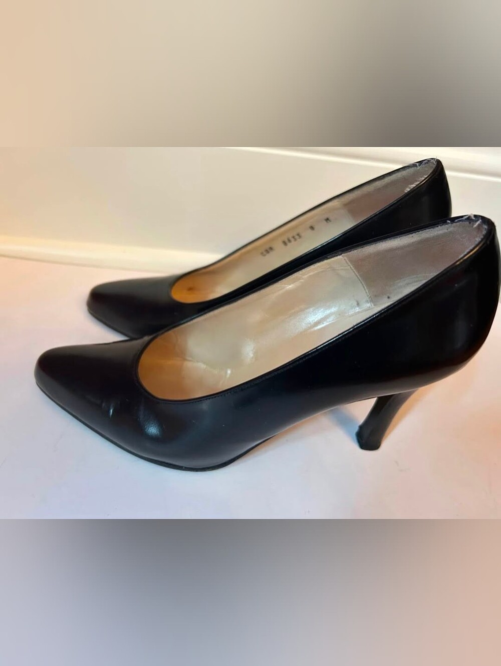 Vintage Charles Jourdan Women's Black Leather Pumps. Made in France. Size 8M - Picture 2 of 13